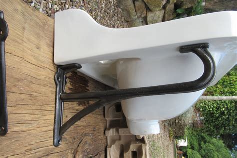 porcelain sink wall mounting bracket